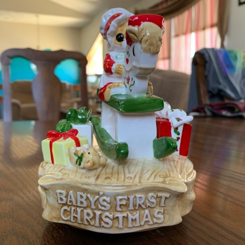 Gorham Priscilla Hillman Babys First Christmas Merry Mouse‎ Music Box Figure